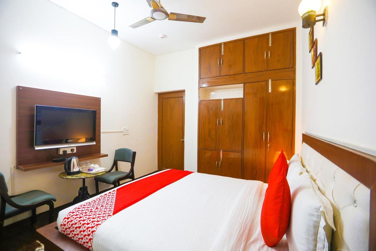 Oyo 62702 Golden Home Stay Nové Dillí Exteriér fotografie