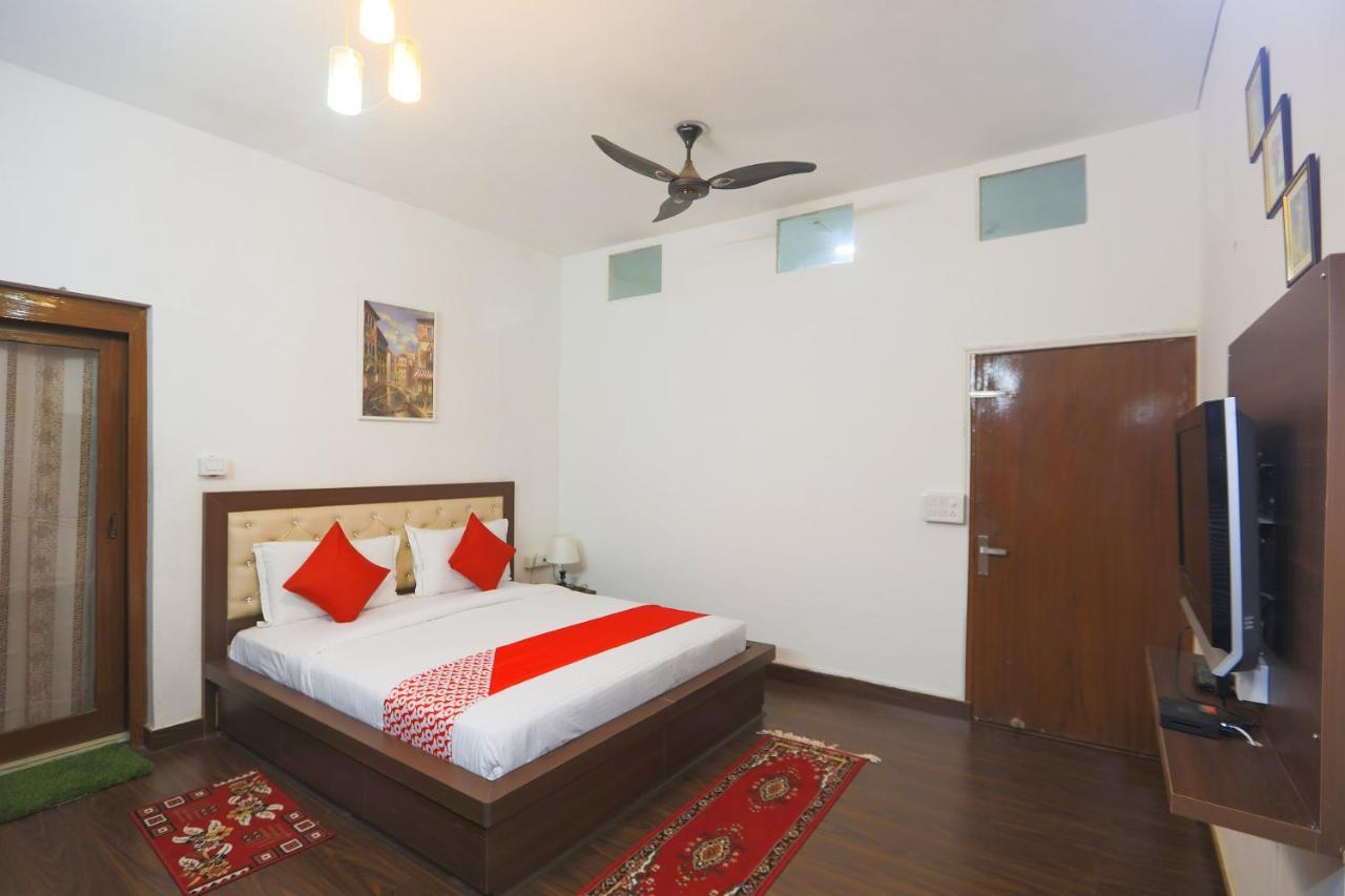 Oyo 62702 Golden Home Stay Nové Dillí Exteriér fotografie