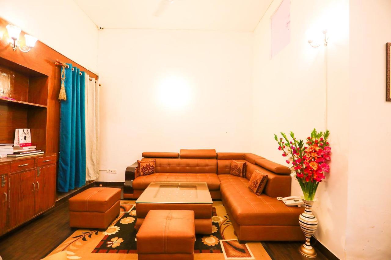 Oyo 62702 Golden Home Stay Nové Dillí Exteriér fotografie