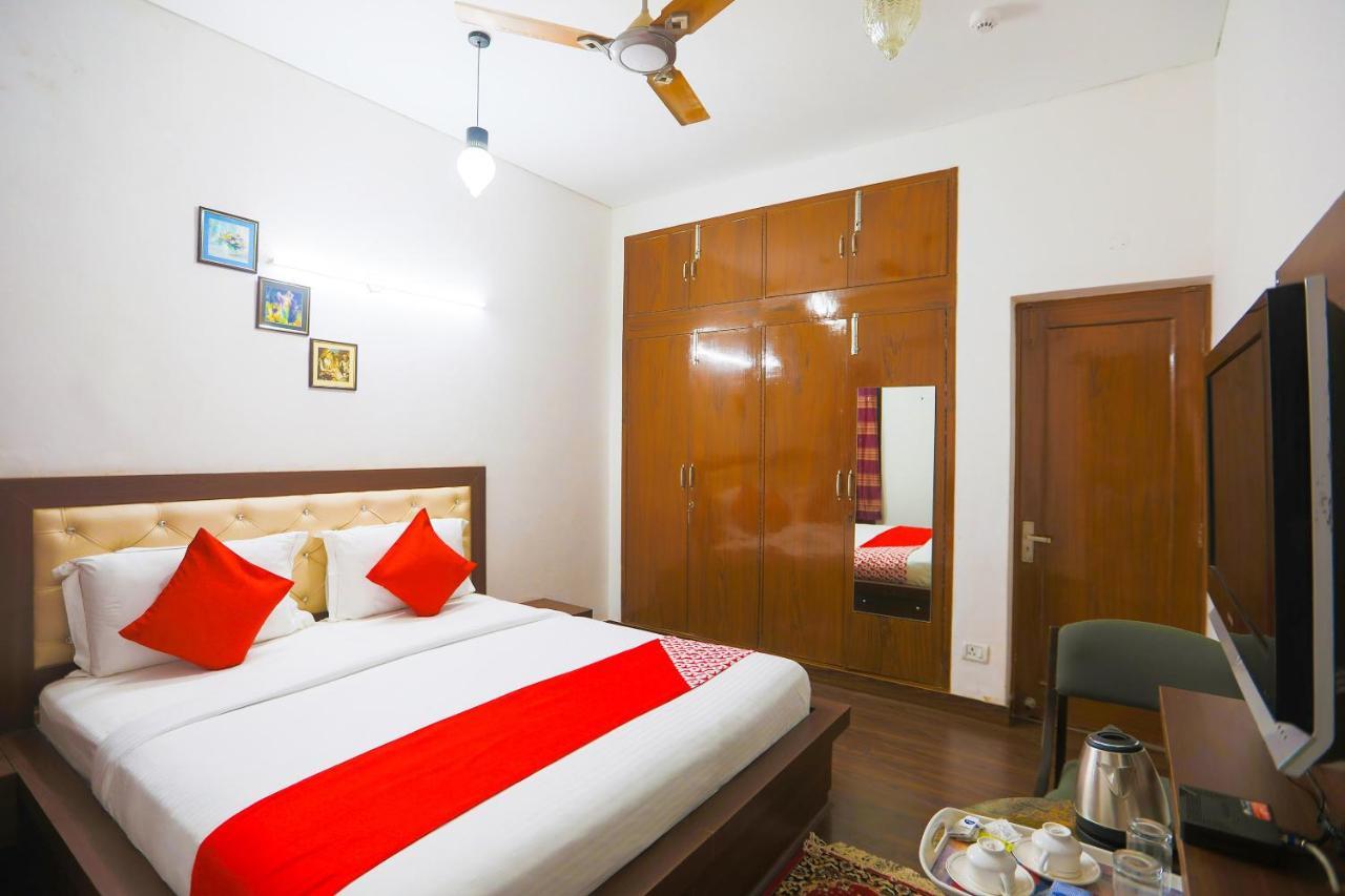 Oyo 62702 Golden Home Stay Nové Dillí Exteriér fotografie