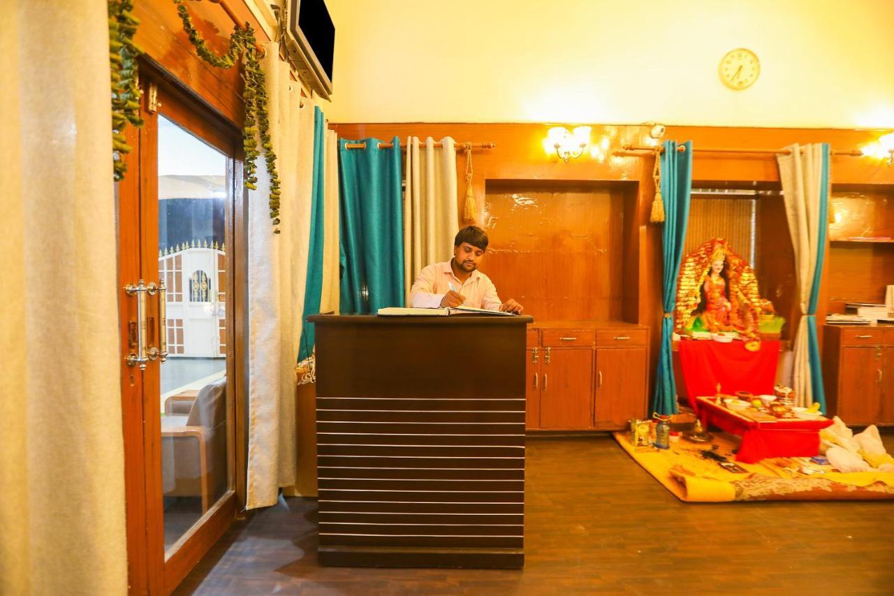 Oyo 62702 Golden Home Stay Nové Dillí Exteriér fotografie