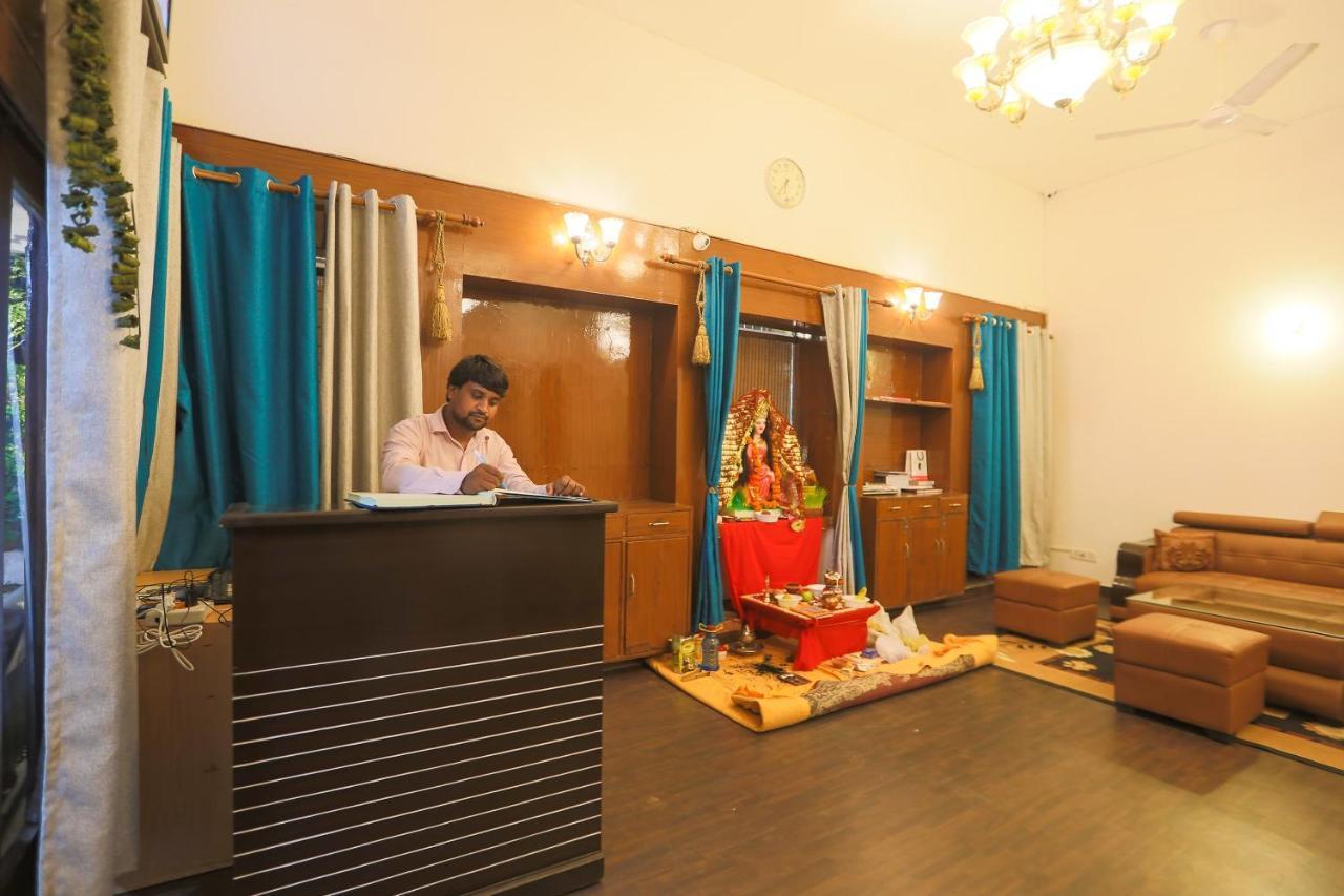 Oyo 62702 Golden Home Stay Nové Dillí Exteriér fotografie