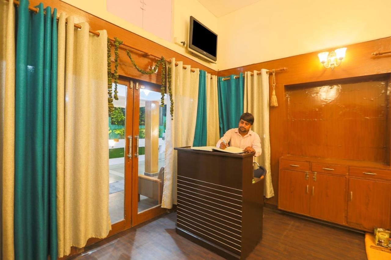 Oyo 62702 Golden Home Stay Nové Dillí Exteriér fotografie