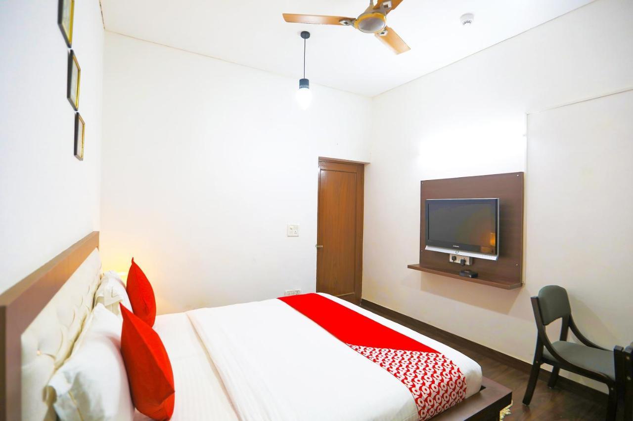 Oyo 62702 Golden Home Stay Nové Dillí Exteriér fotografie